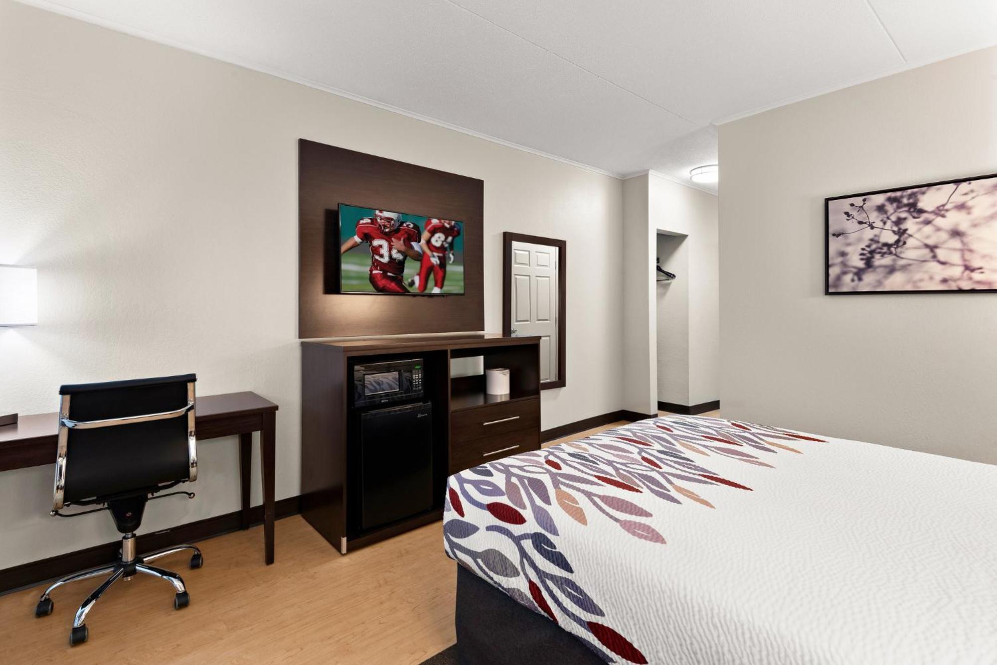 Red Roof Inn Norwich Экстерьер фото