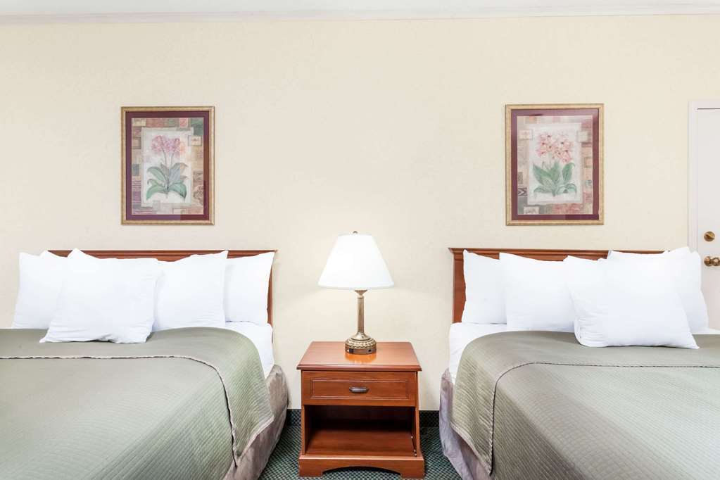 Red Roof Inn Norwich Номер фото